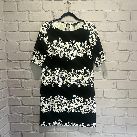 NWOT Banana Republic Black and White Sheath Mini Dress size 4 - Picture 4 of 4